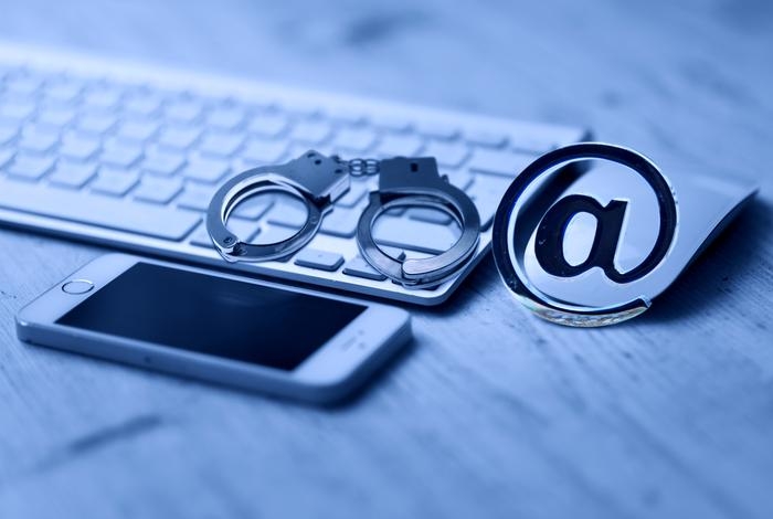 标题：灿烈短信铃声——唤醒心中的旋律